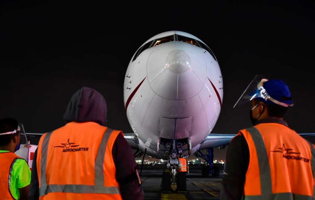 Arriba a México avión con 50 ventiladores