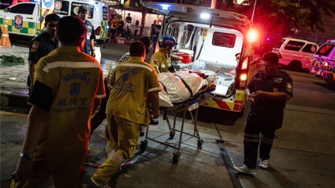 Incendio en bar de Bangkok deja 27 muertos y varios heridos