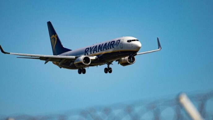 Pasajero sobrevive tras incidente en vuelo comercial por ventana rota