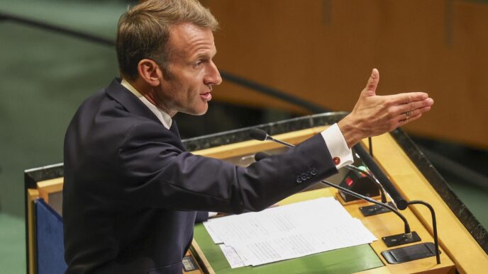 Macron critica la situación en Gaza y su impacto en el mundo
