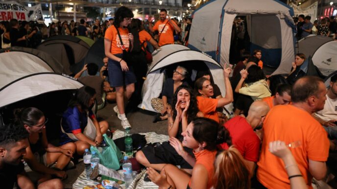 Protestas masivas en Madrid por el desalojo de Maricarmen de 87 años